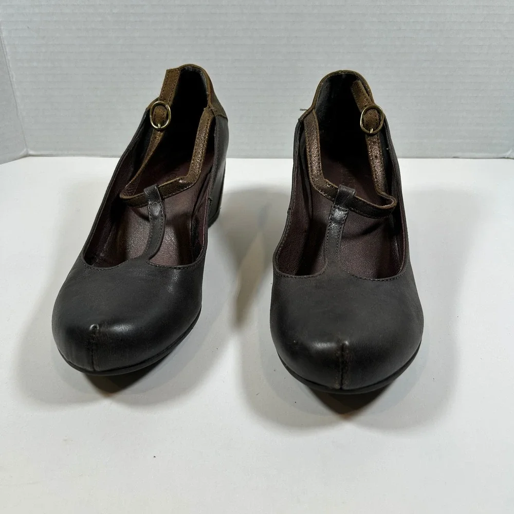 Sundance Shoes Womens 37 Brown Leather T Strap Mary Jane Wedge Pumps Italy